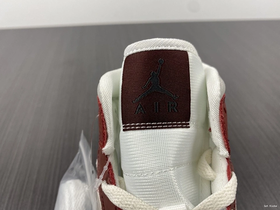 (W) Mid Jordan 1 Machines DM9601-200 - Anti-Gravity 0412